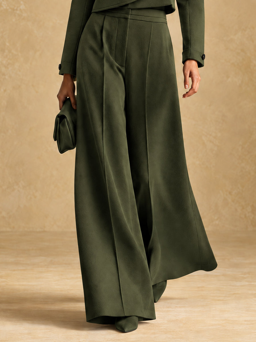 Mara | Conjunto verde oliva con chaqueta corta y pantalón ancho
