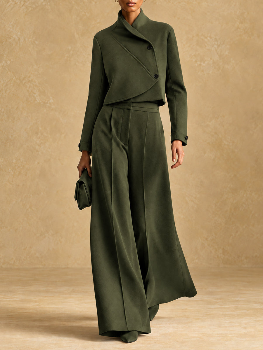 Mara | Conjunto verde oliva con chaqueta corta y pantalón ancho