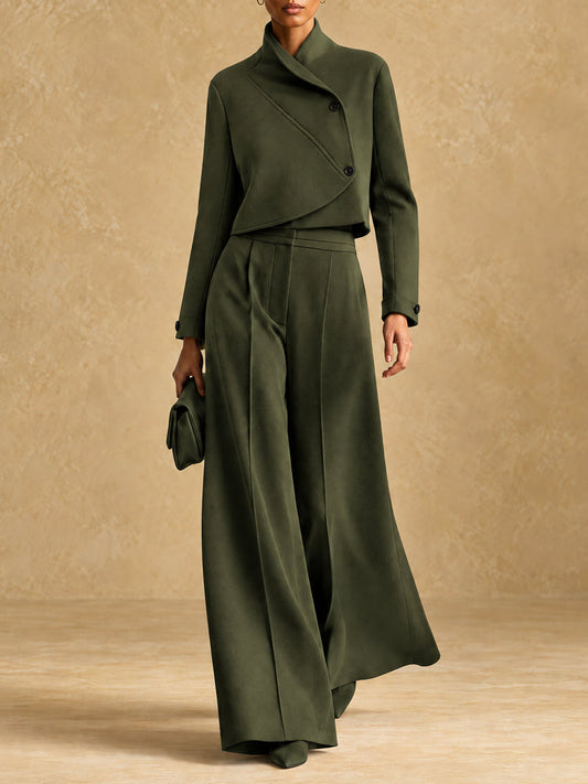 Mara | Conjunto verde oliva con chaqueta corta y pantalón ancho