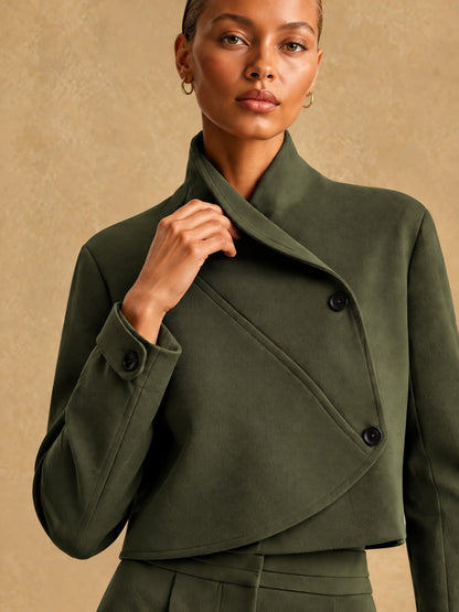 Mara | Conjunto verde oliva con chaqueta corta y pantalón ancho