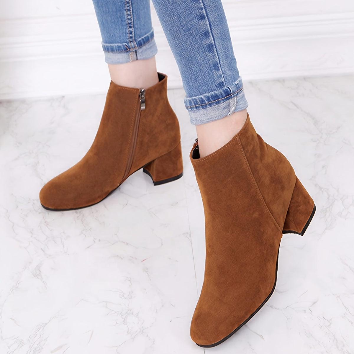 Ainara | Botines chelsea con acabado efecto ante