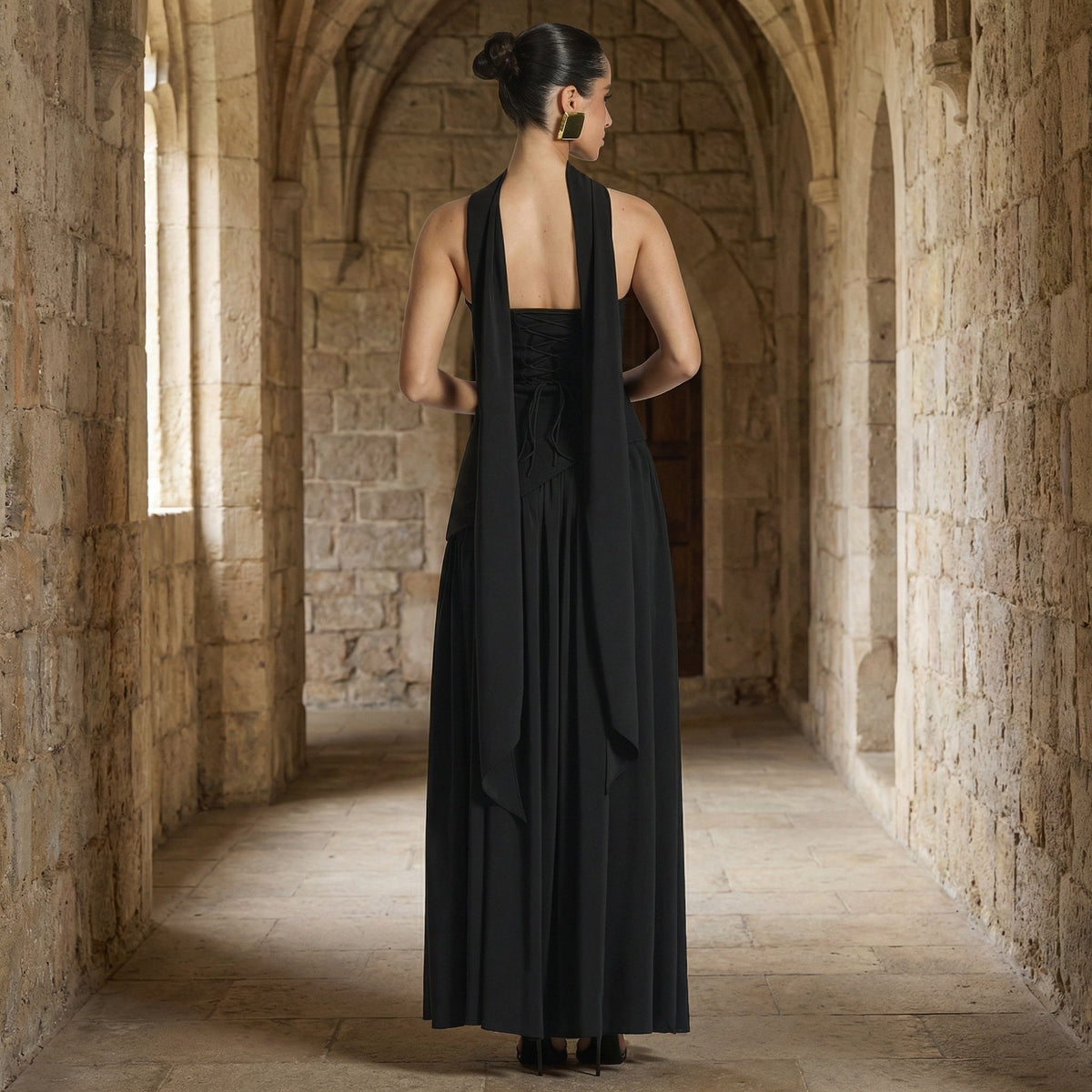 Leticia | Vestido maxi sin tirantes con falda de gasa y abertura