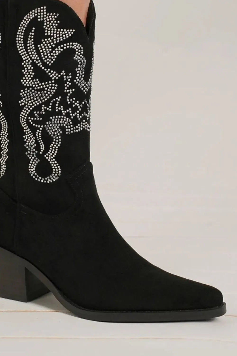 Botas de Mujer de Punta Fina con Detalles de Cristales – Luna Cruz