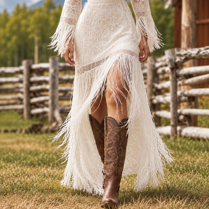 Lara | Vestido largo de encaje boho con flecos y escote en V
