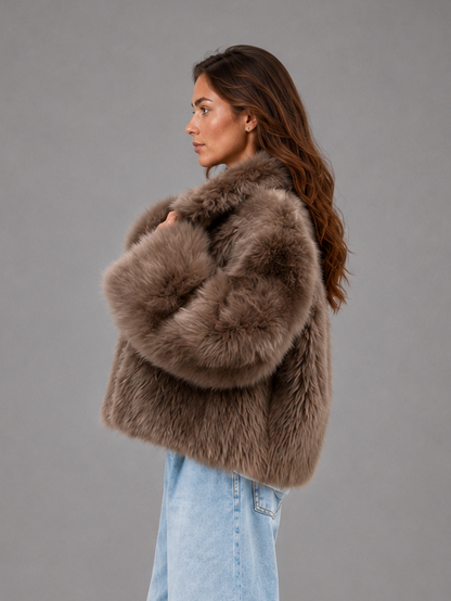 Arabella | Abrigo de pelo sintético con cuello amplio