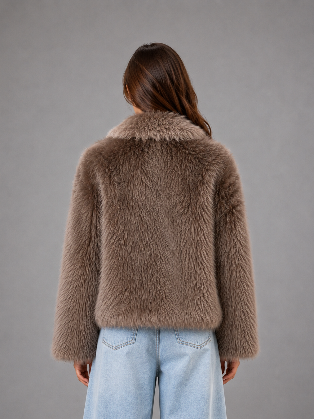 Arabella | Abrigo de pelo sintético con cuello amplio