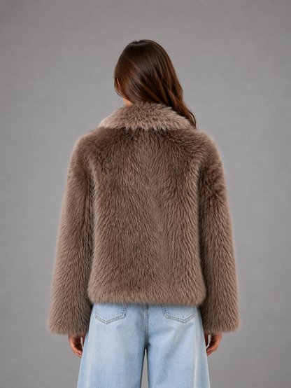 Arabella | Abrigo de pelo sintético con cuello amplio