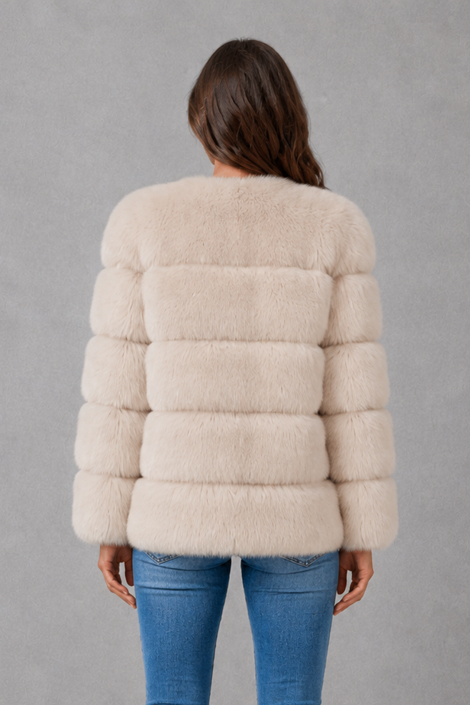 Sylvia | Chaqueta de pelo sintético con cuello