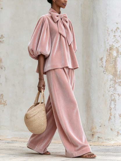 Mónica | Conjunto rosa con blusa de lazo y pantalón ancho