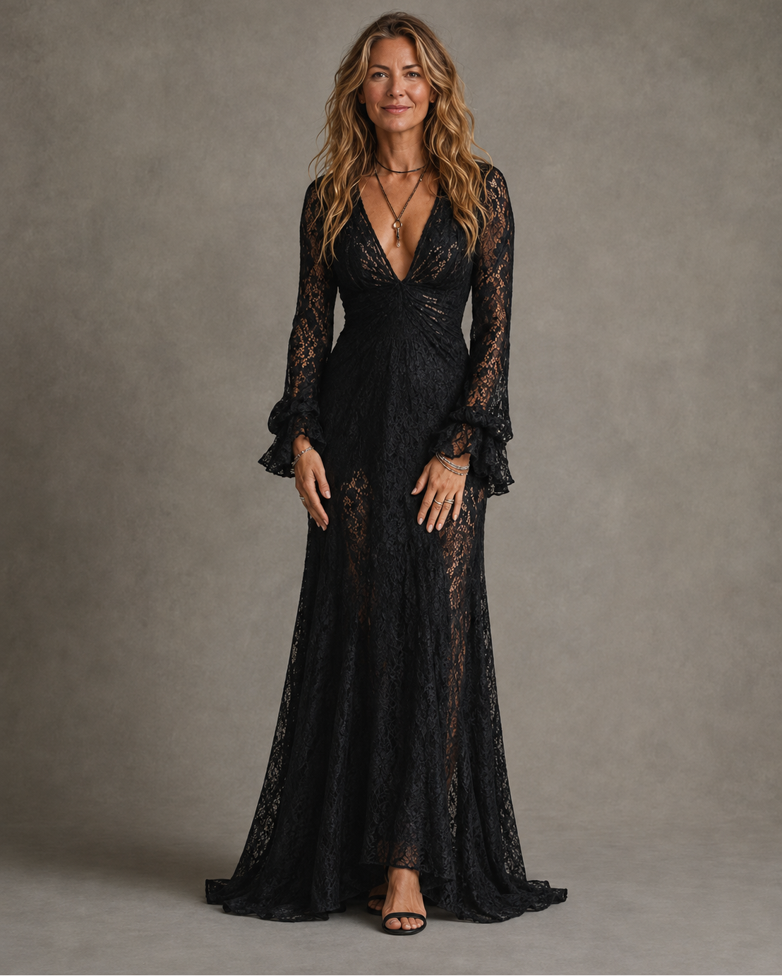 Charlotte | Vestido largo de encaje con escote en V y manga campana