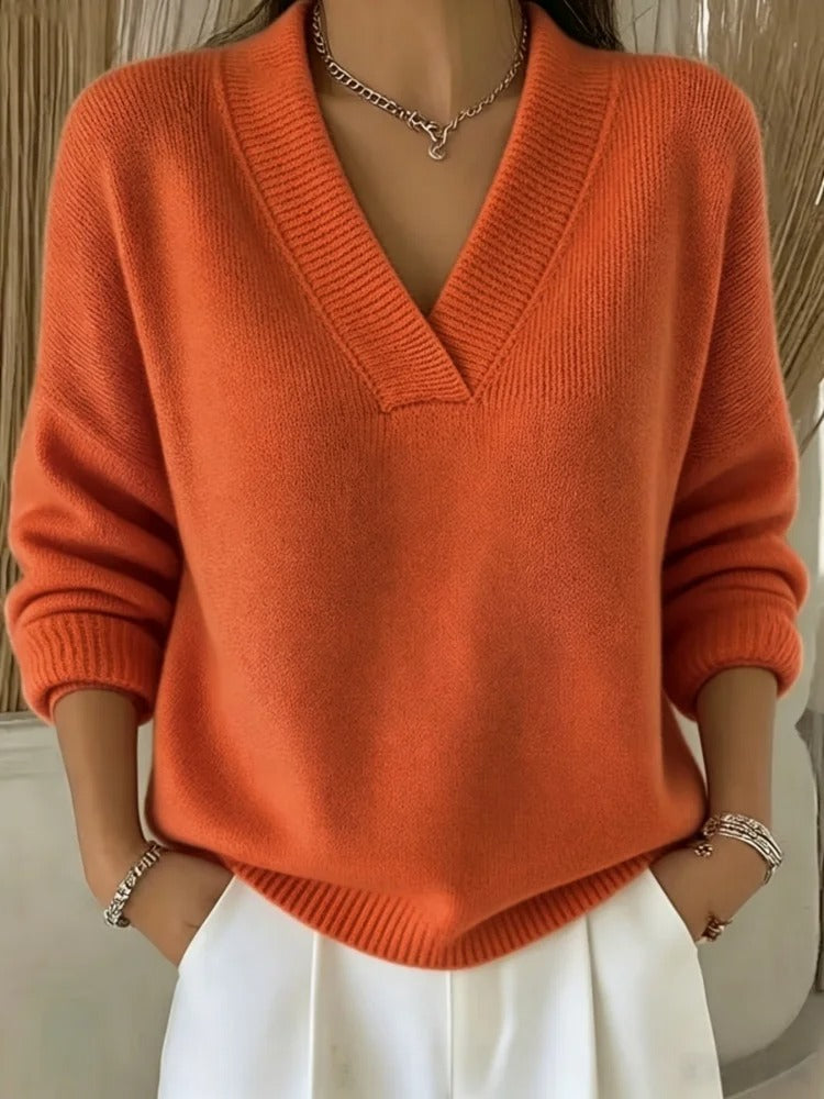 Emilia | Jersey de punto suave con escote en V y cuello drapeado
